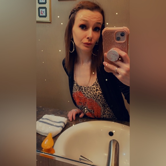 Meet your Posher, Tasha ❤️ - Picture 3 of 11